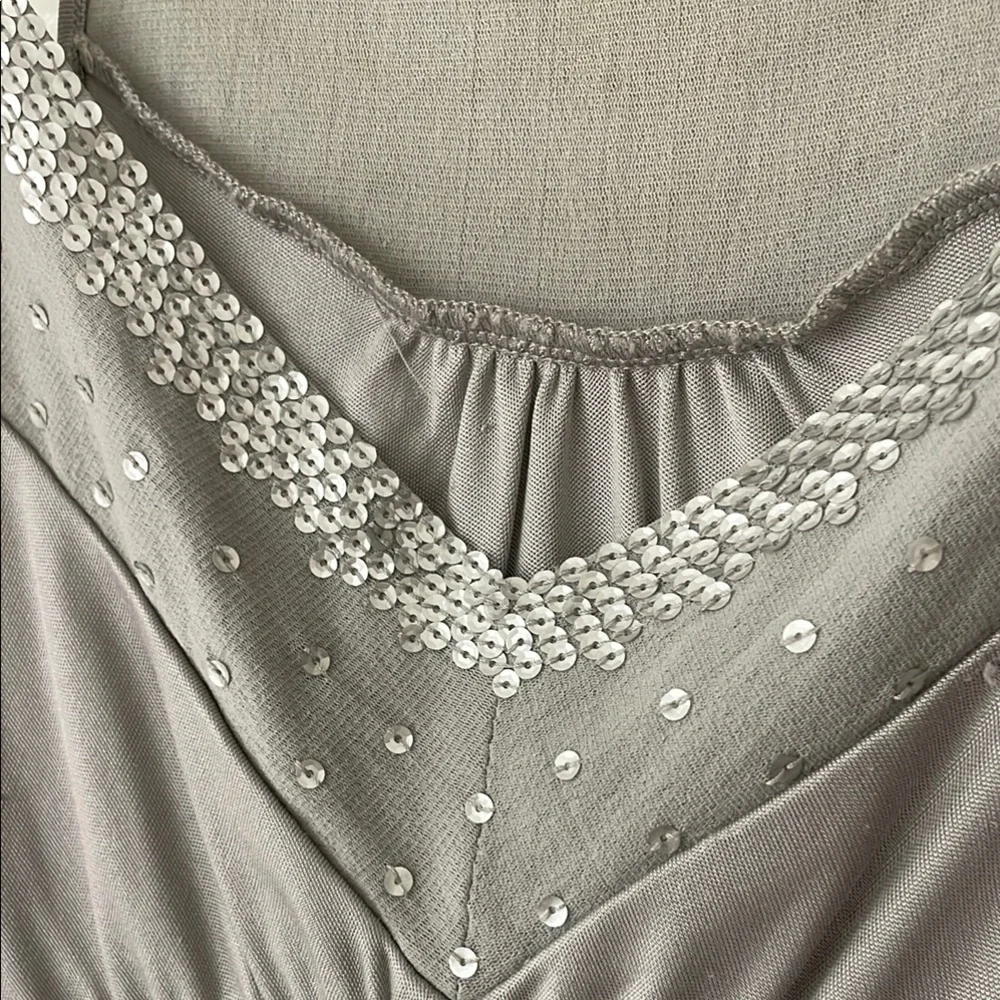 $2! 5 for $10 🔥Ted Baker Gray Tank Top with Silver Accents - Picture 4 of 13